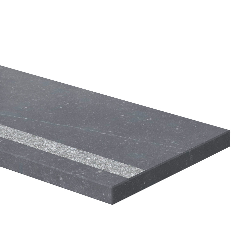 Traptrede 30 mm dik met antisliprand Belgisch Hardsteen (gezoet)