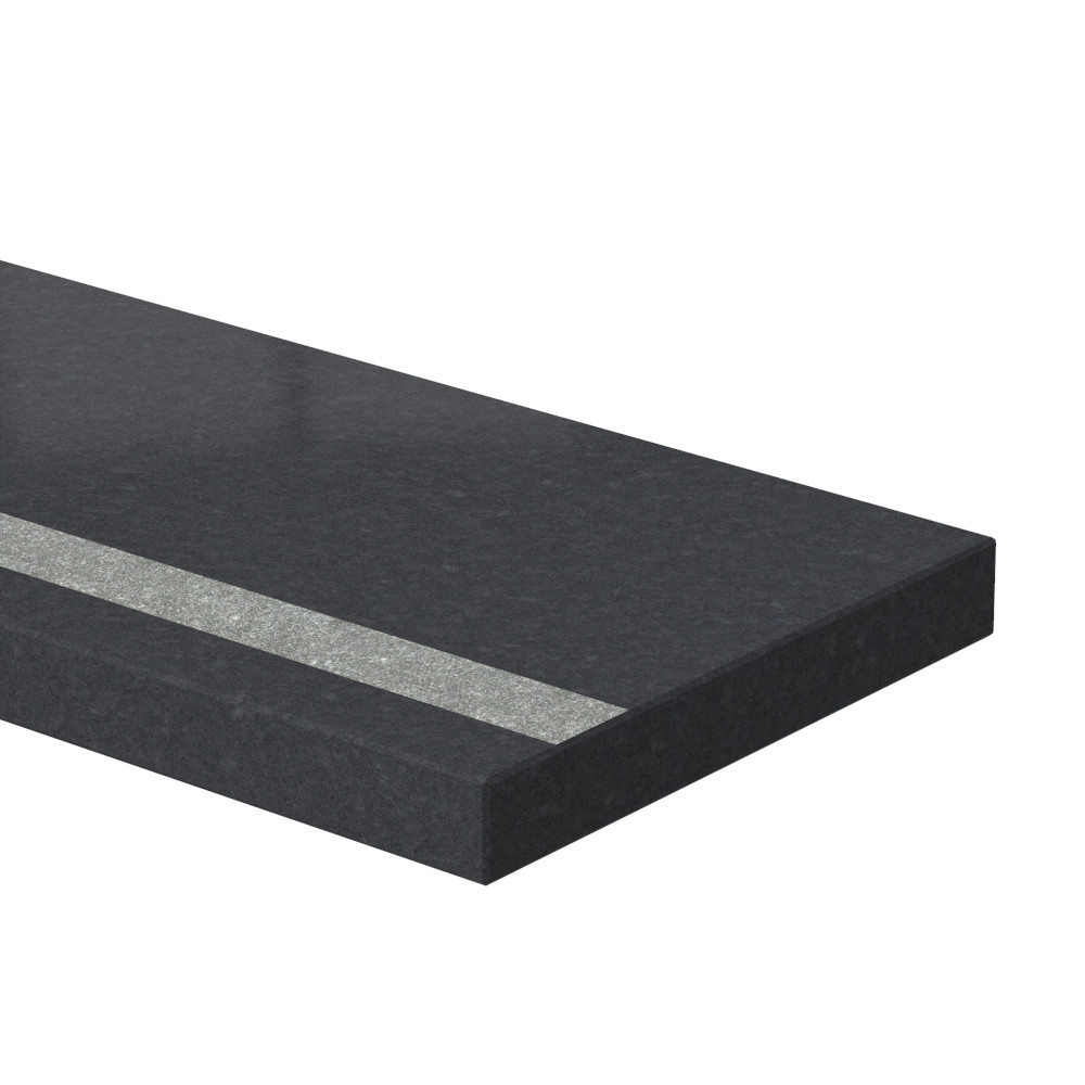 Traptrede 40 mm dik met antisliprand Nero Assoluto (gezoet)